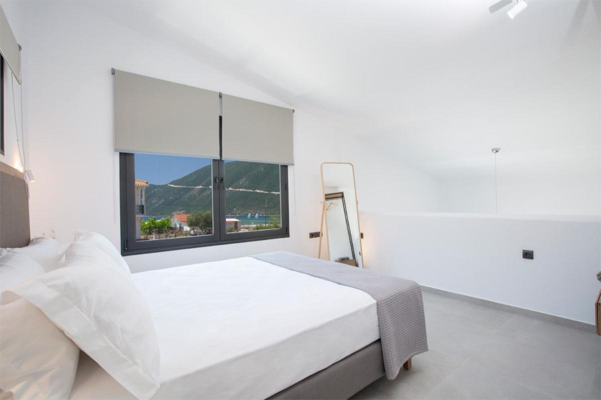 Seascape Villas Vassiliki - Beachfront Villas Екстер'єр фото